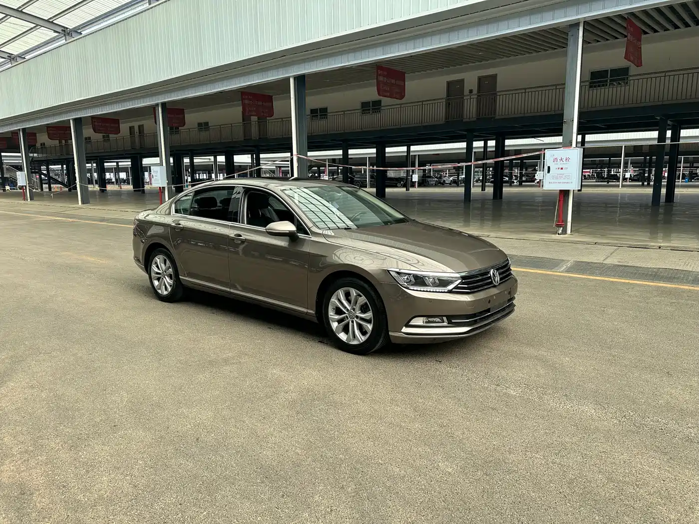 Volkswagen Magotan 2018 Facelift 330TSI DSG Luxury фото 3