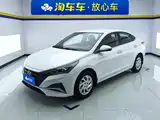 Photo 1 - Hyundai Verna