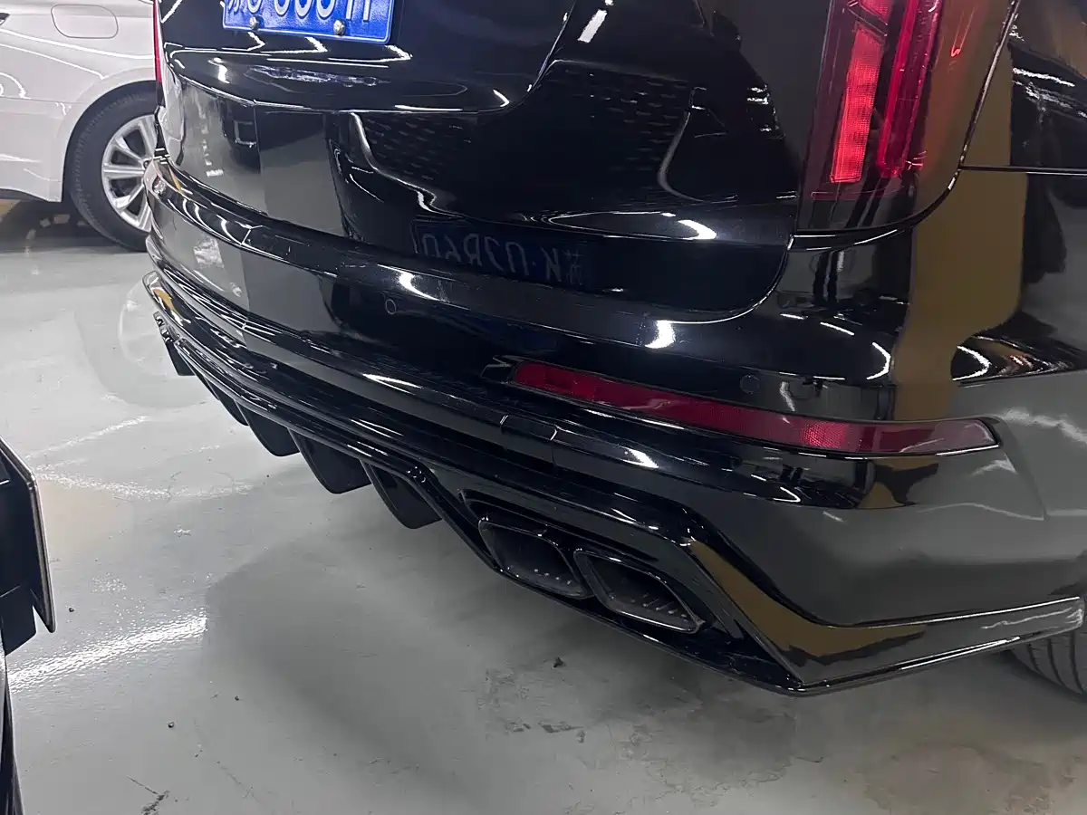 CADILLAC XT6
