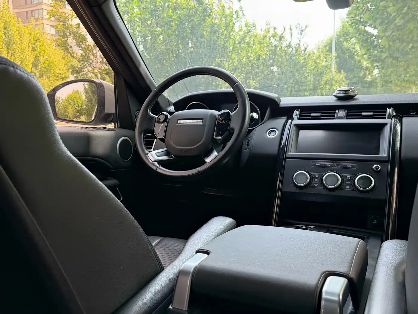 Land Rover Discovery 2019 3.0 SC V6 SE фото 9