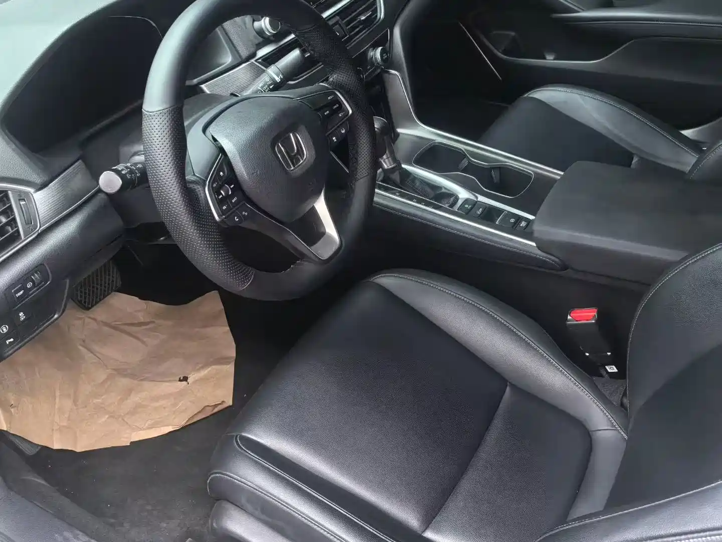 Фото 6 - Honda Accord