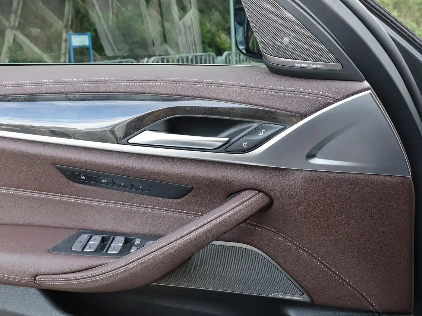 BMW 5 Series 2022 530Li Exclusive M Sport Package фото 16