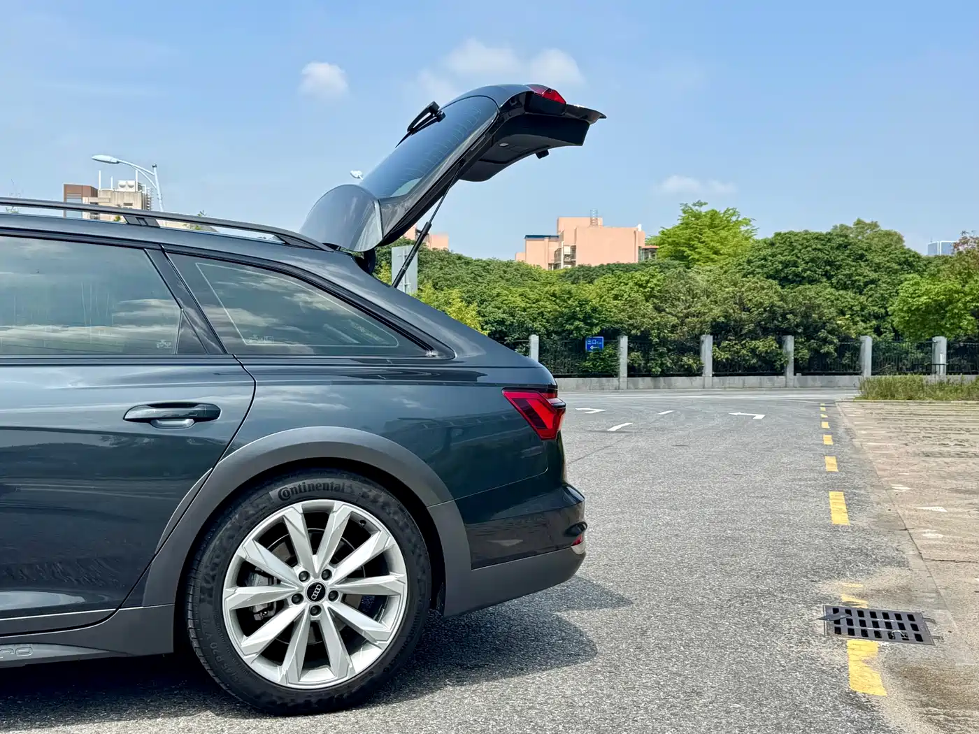 Audi A6 (Import) 2022 2022 allroad quattro Explorer 55 TFSI Premium Off-road