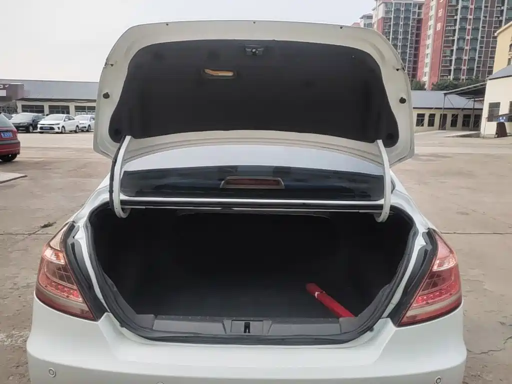 Geely Emgrand 2015 2014 Sedan 1.5L CVT Elite