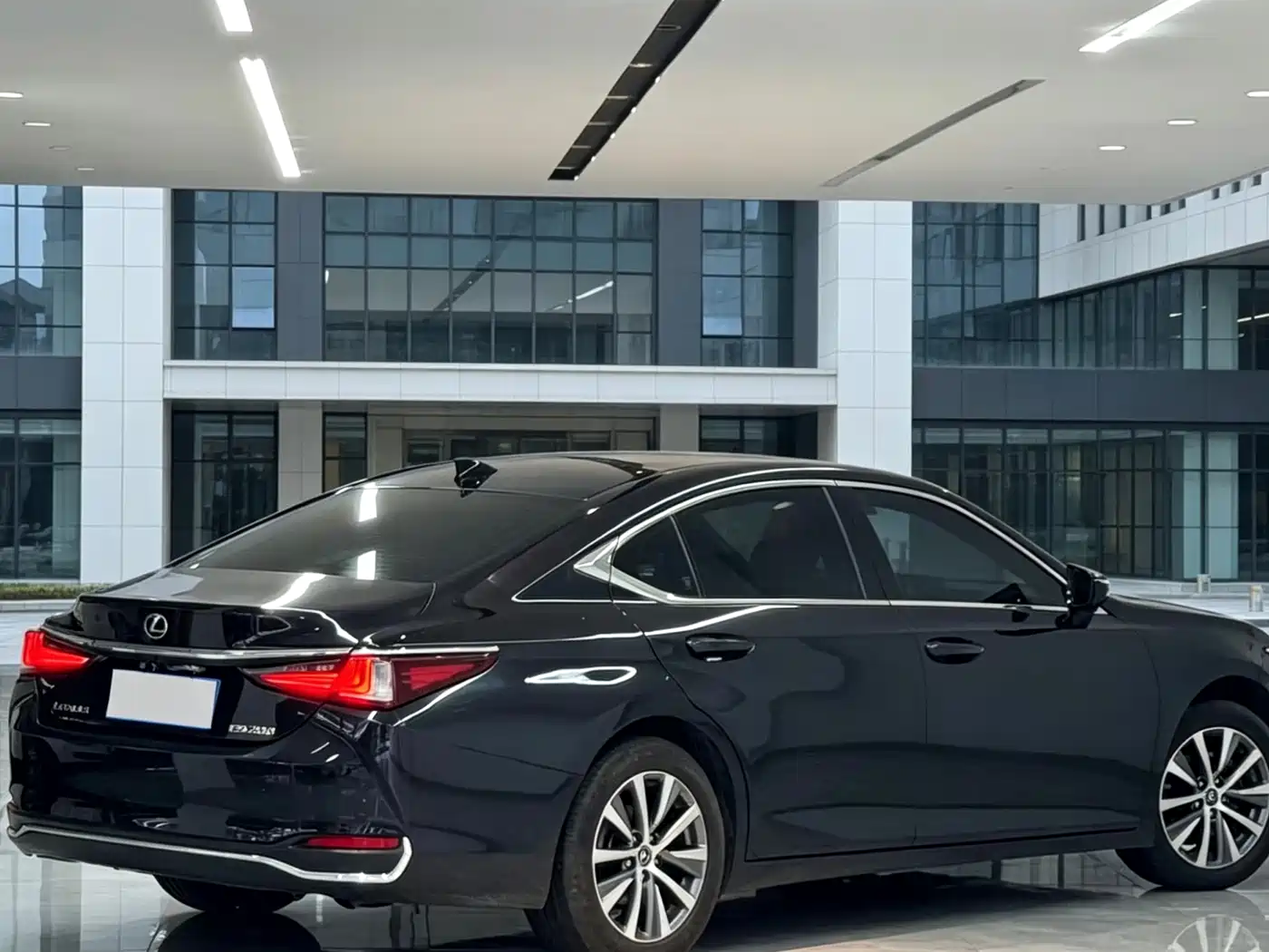 Lexus ES 2020 200 Excellence фото 7