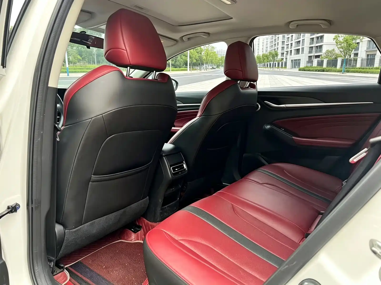 Photo 9 - Changan Eado