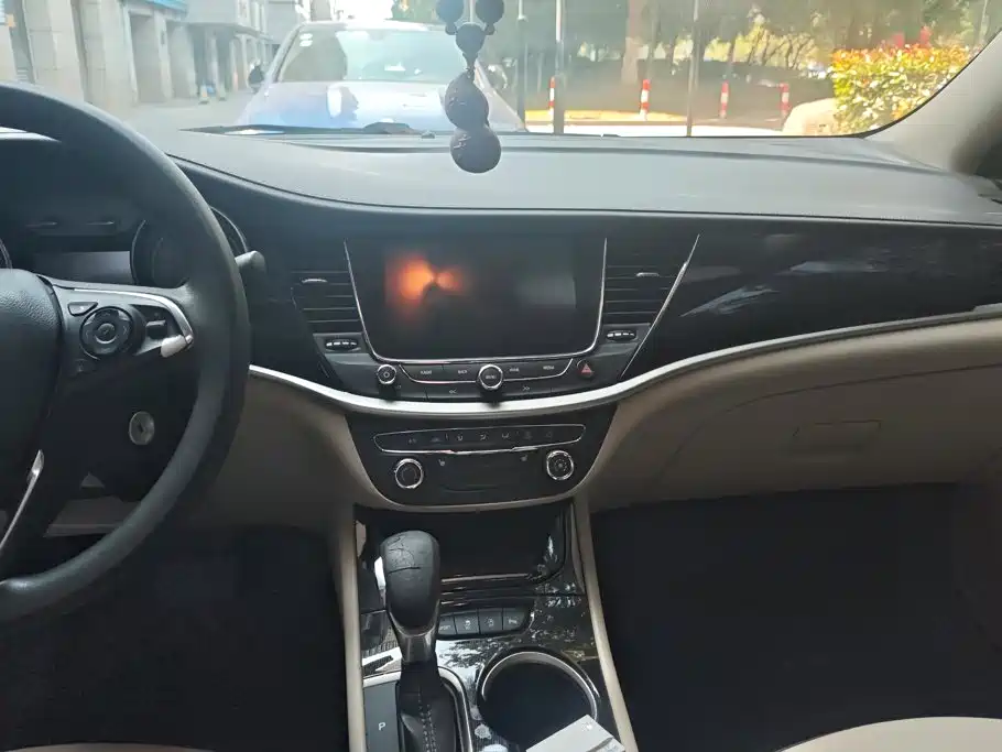 Photo 13 - Buick Verano