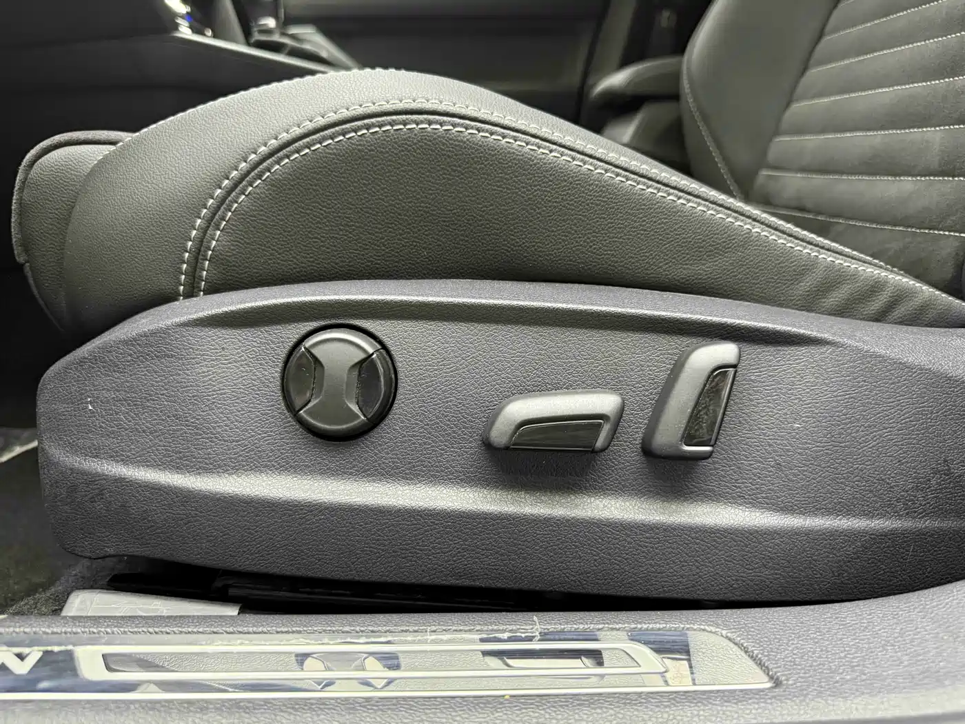 Volkswagen Magotan 2020 330TSI DSG Luxury фото 6