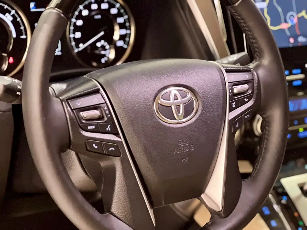 Toyota Alphard 2021 Hybrid 2.5L Premium фото 17