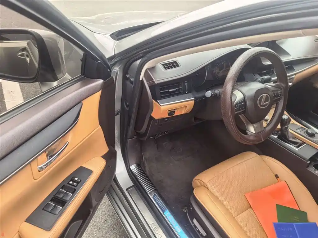 Lexus ES 2015 200 Elite Edition фото 16
