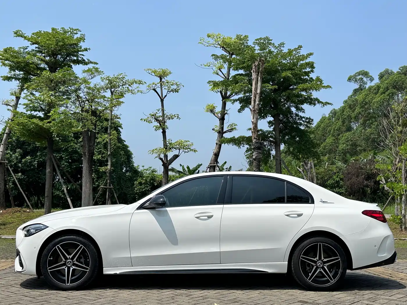 Mercedes-Benz C-Class 2025 C 260 L Night Sport Edition фото 23