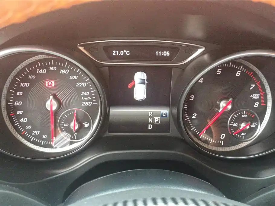 Mercedes-Benz GLA 2018 GLA 200 Dynamic фото 14