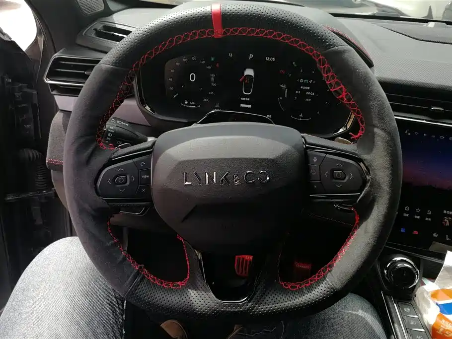 Lynk & Co 05 2023 2.0TD AWD Halo фото 15