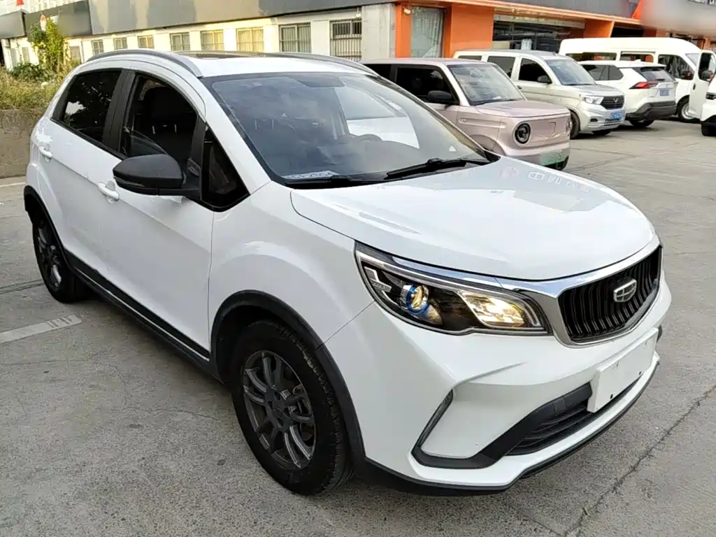 Фото 4 - Geely Vision X3