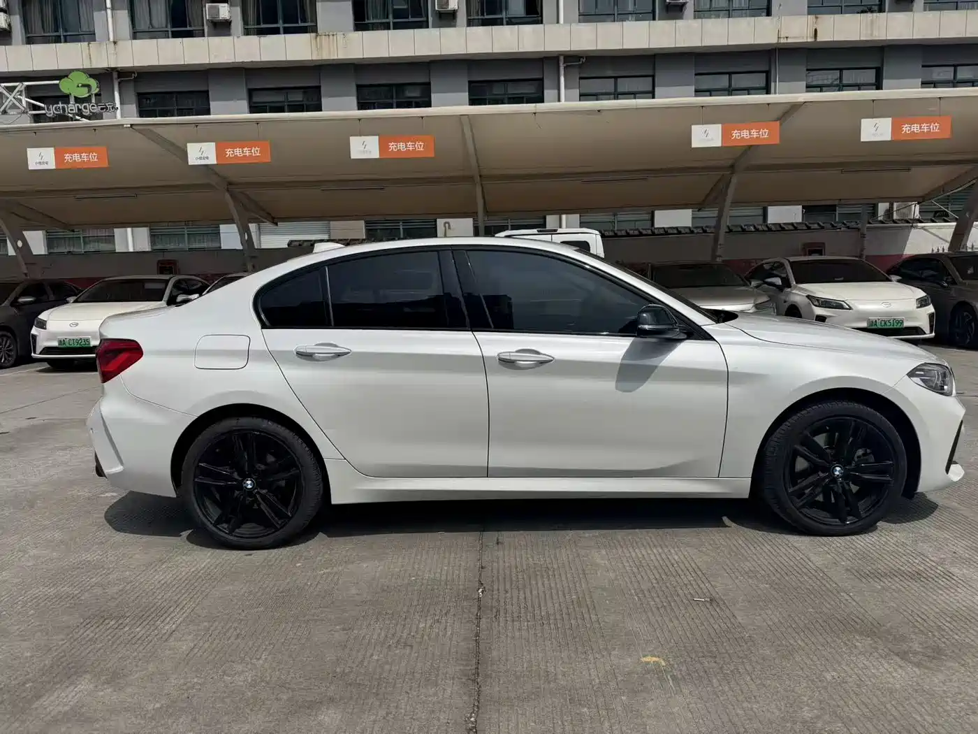 BMW 1-SERIES
