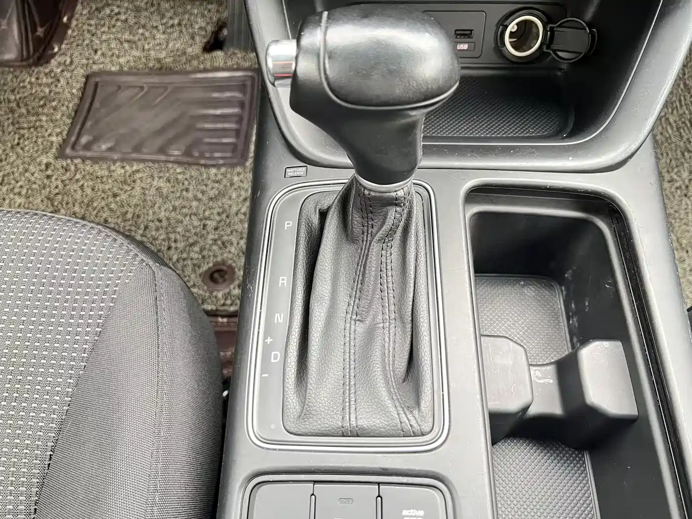 Kia Sorento 2012 2.4L Gasoline Luxury Edition фото 22