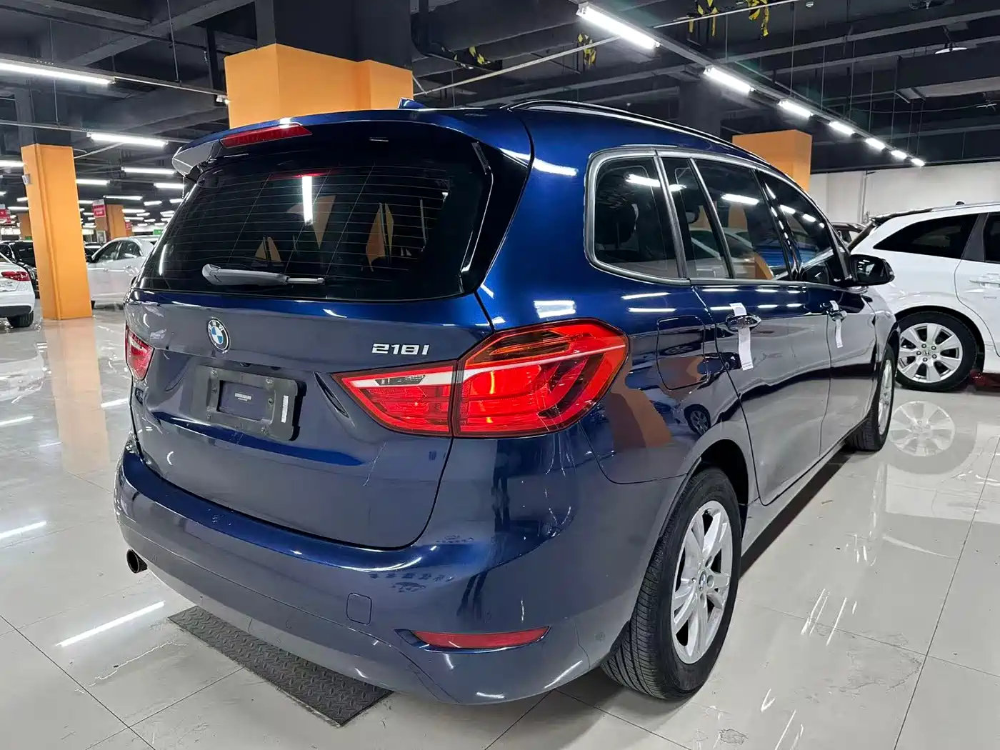 BMW 2 Series Gran Tourer 2015 218i Leading фото 8