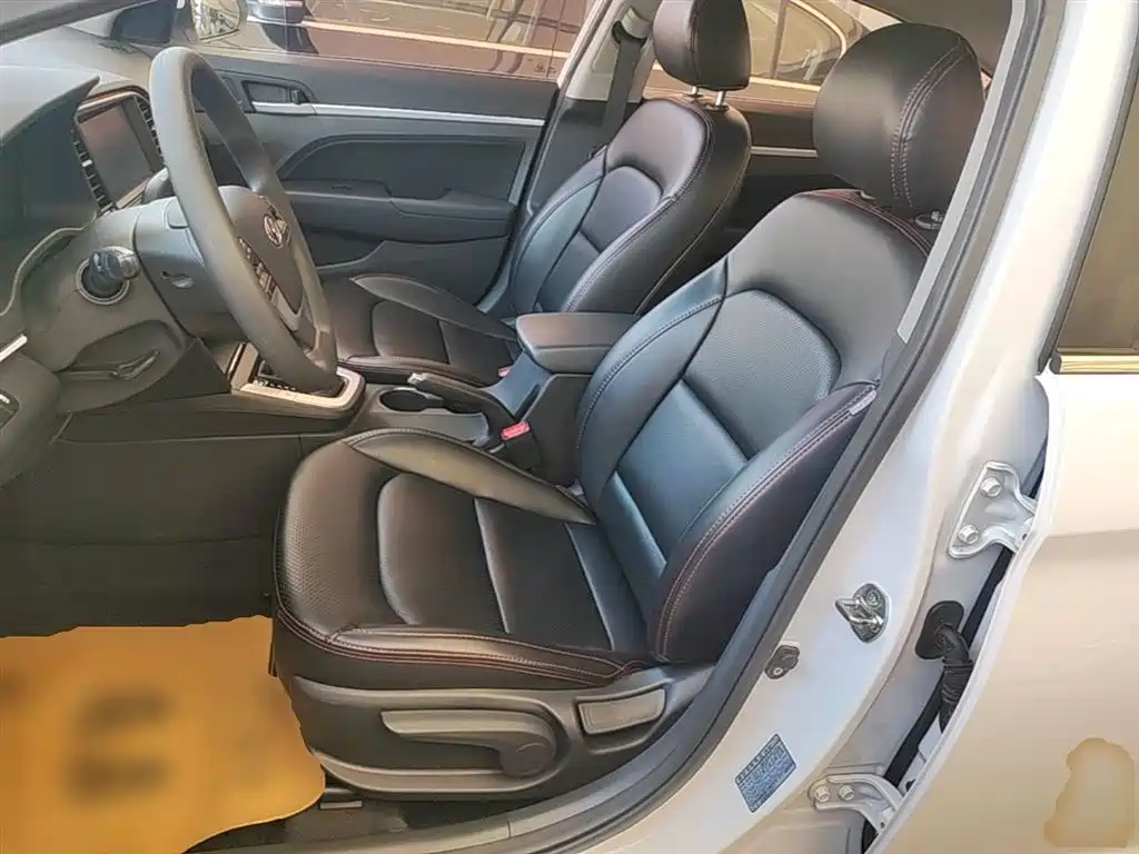 Hyundai Elantra 2016 Model 1.6L Automatic Smart Elite фото 15