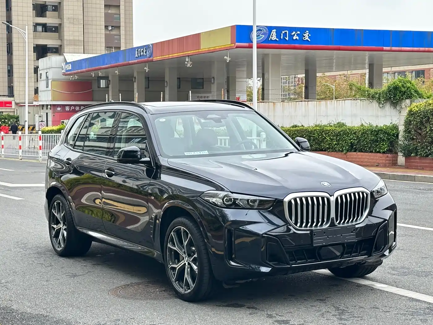 BMW X5 2023 xDrive 30Li Premium M Sport Black Night Package фото 3