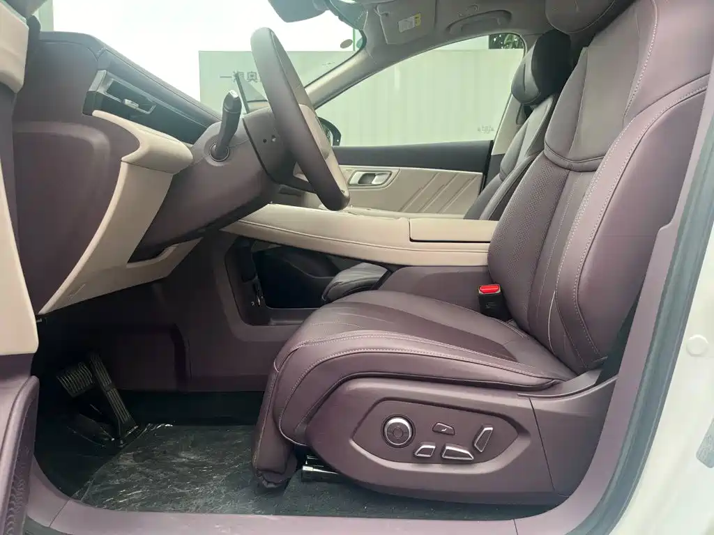 Deepal S07 2025 2026 Extended Range Basic Model
