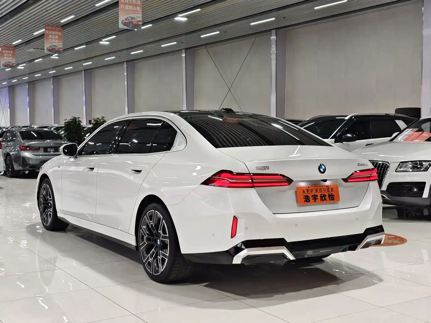 BMW 5 Series 2025 530Li Premium M Sport Package фото 4