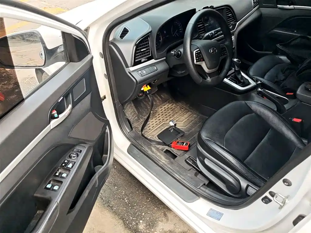 Hyundai Elantra 2016 Model 1.6L Automatic Smart Elite фото 16