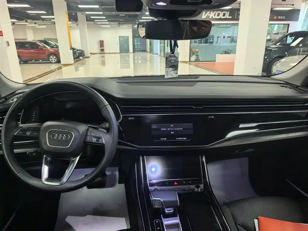 Audi Q8 2023 55 TFSI Luxury Sport фото 8
