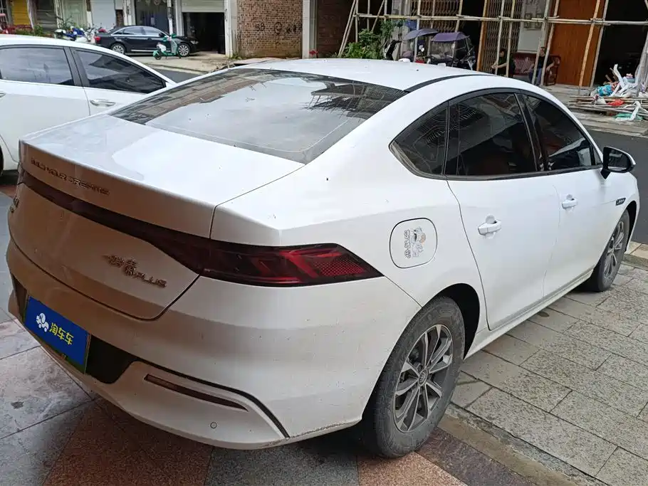 BYD Qin PLUS 2023 Champion Edition DM-i 55KM Leading фото 3