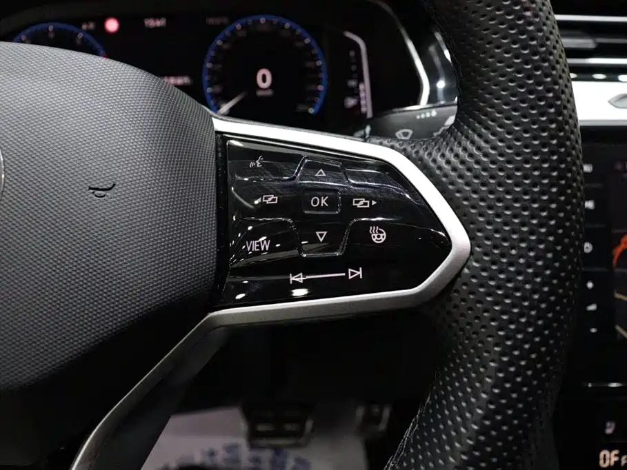 Volkswagen Magotan 2023 Model 2 Million Commemorative Edition 330TSI DSG Luxury фото 18