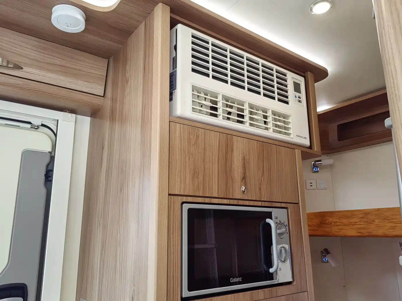 SAIC Maxus MAXUS V90 RV 2021 2.0T Lifestyle V90 Self-contained Type C RV Flagship Version (Large Front Overhang with Longitudinal Bed) фото 9