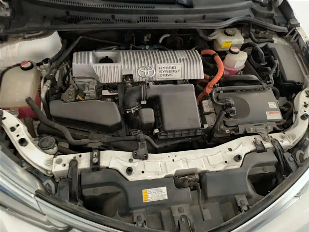 Toyota Corolla 2016 Dual Hybrid 1.8L E-CVT Elite Edition фото 20