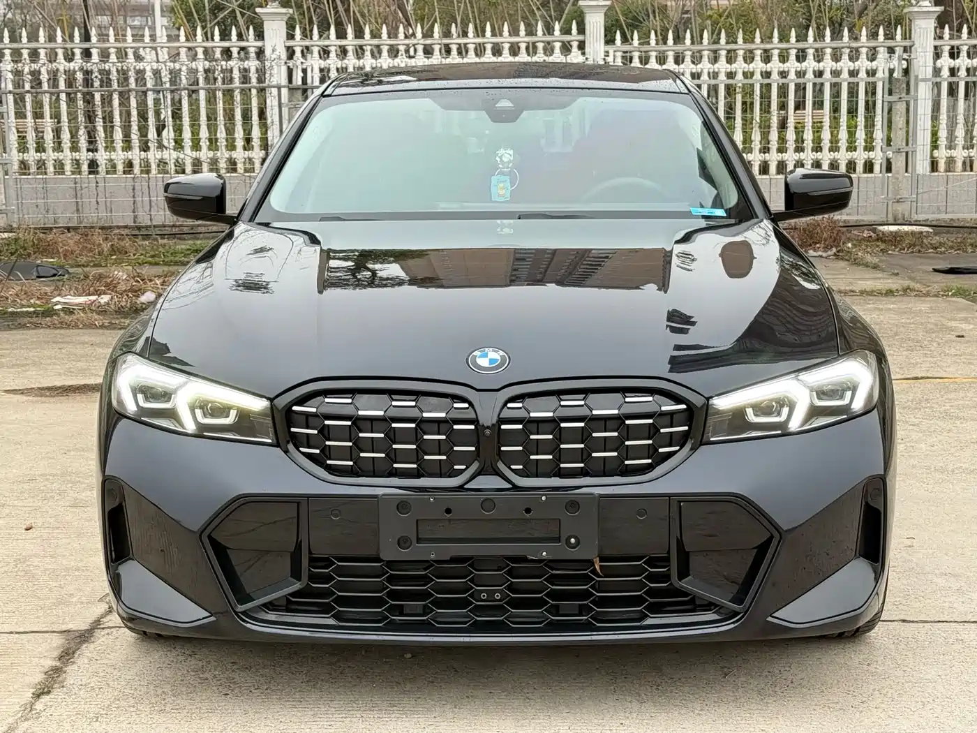BMW 3 Series 2023 325Li M Sport Black Night Package фото 2