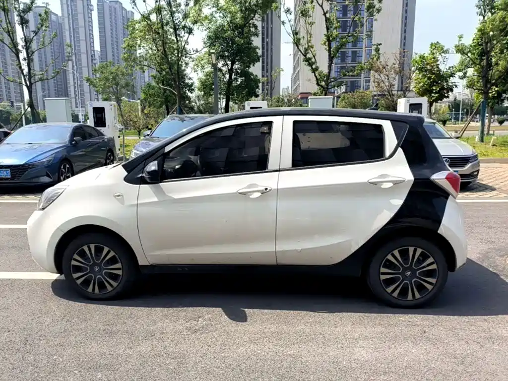 Changan Benben E-Star 2022 2021 National Edition Heartjoy LFP (31.86kWh)