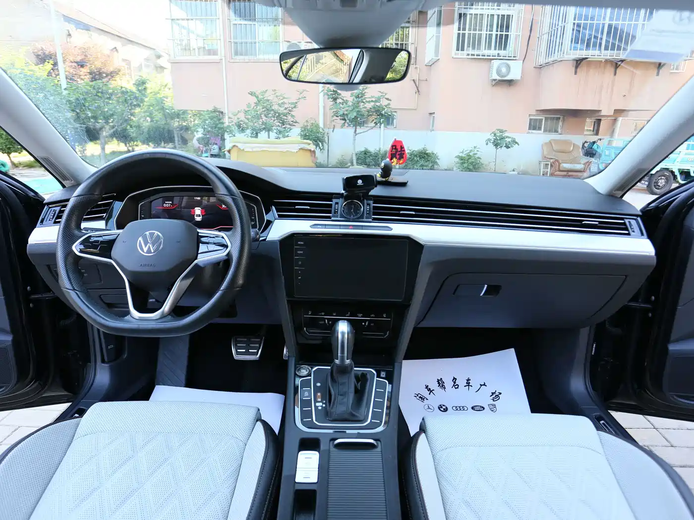 Volkswagen Magotan 2023 Model 2 Million Commemorative Edition 330TSI DSG Luxury фото 9