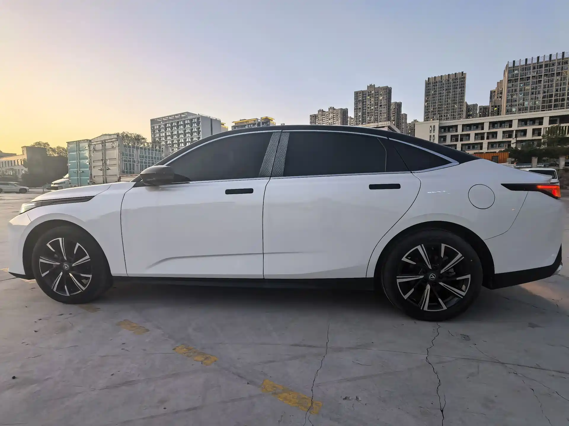 Photo 8 - Changan Eado