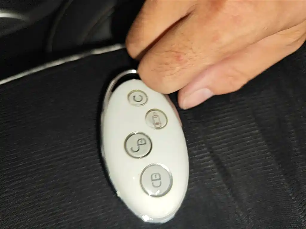 BYD Yuan 2016 1.5L Automatic Luxury фото 9