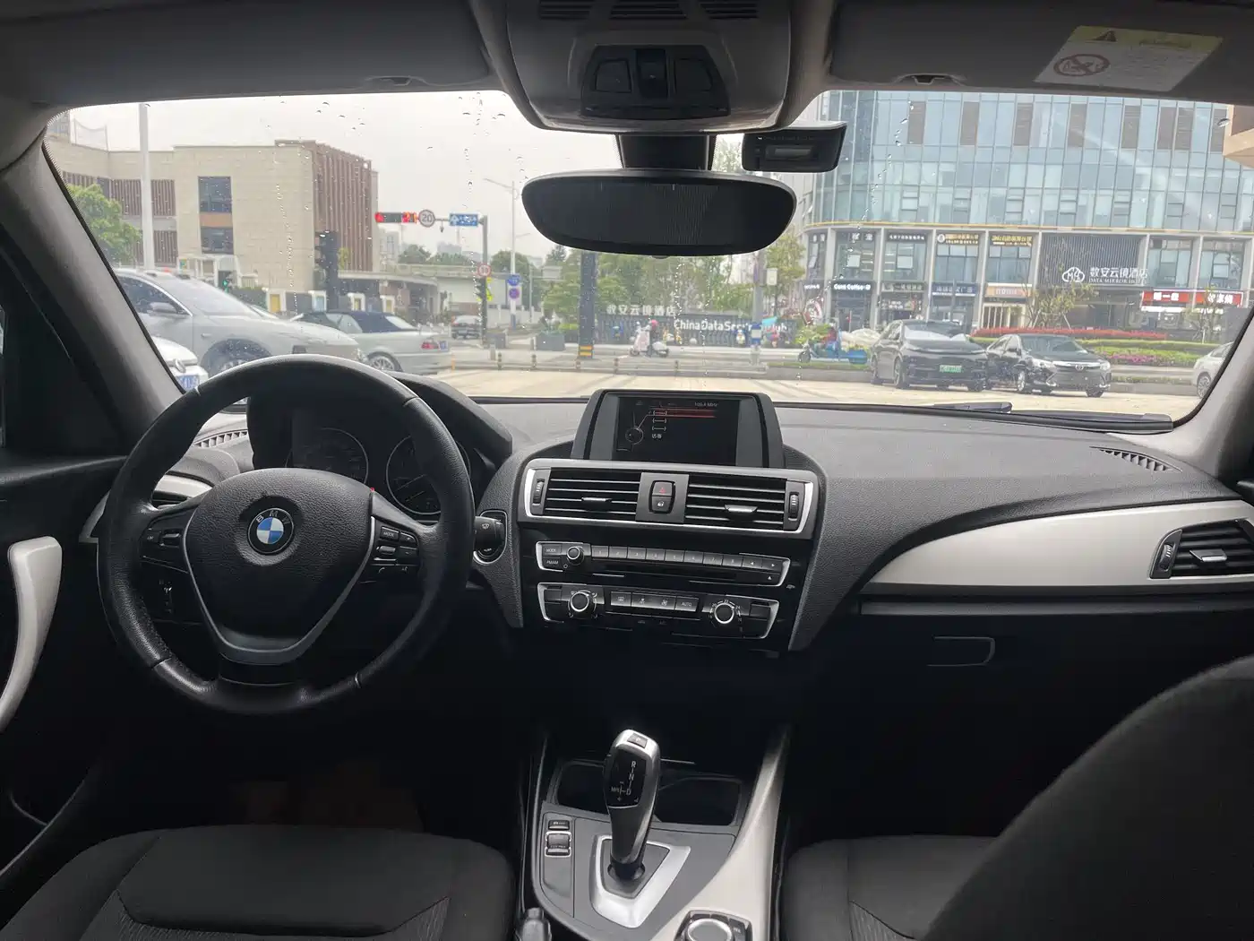BMW 1 Series (Import) 2016 118i Leading фото 9