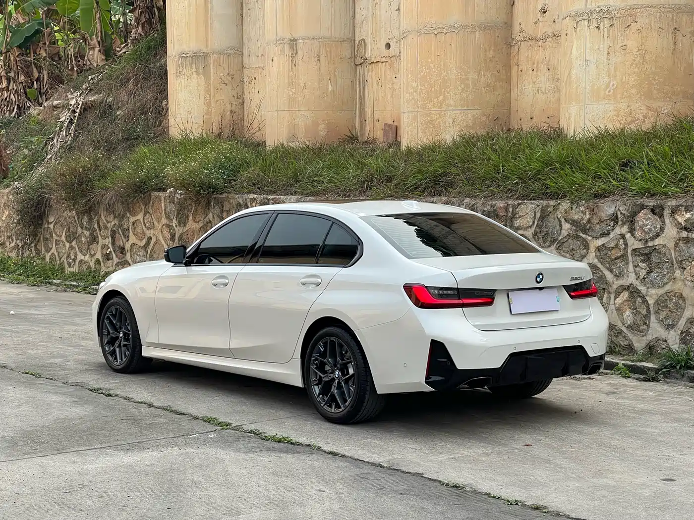 BMW 3 Series 2025 330Li M Sport Night Edition фото 7