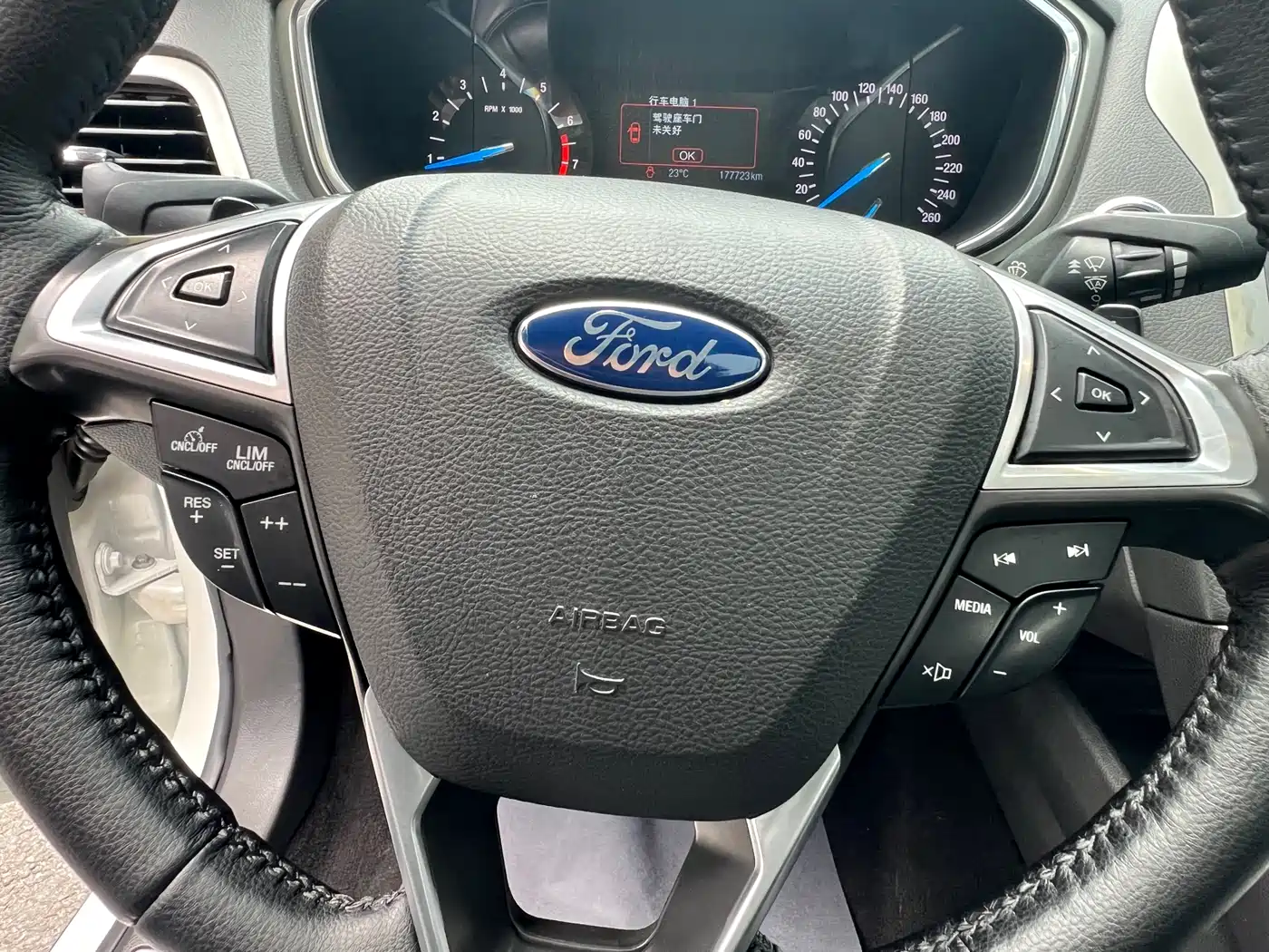 Ford Mondeo 2014 2013 2.0L GTDi200 Fashion
