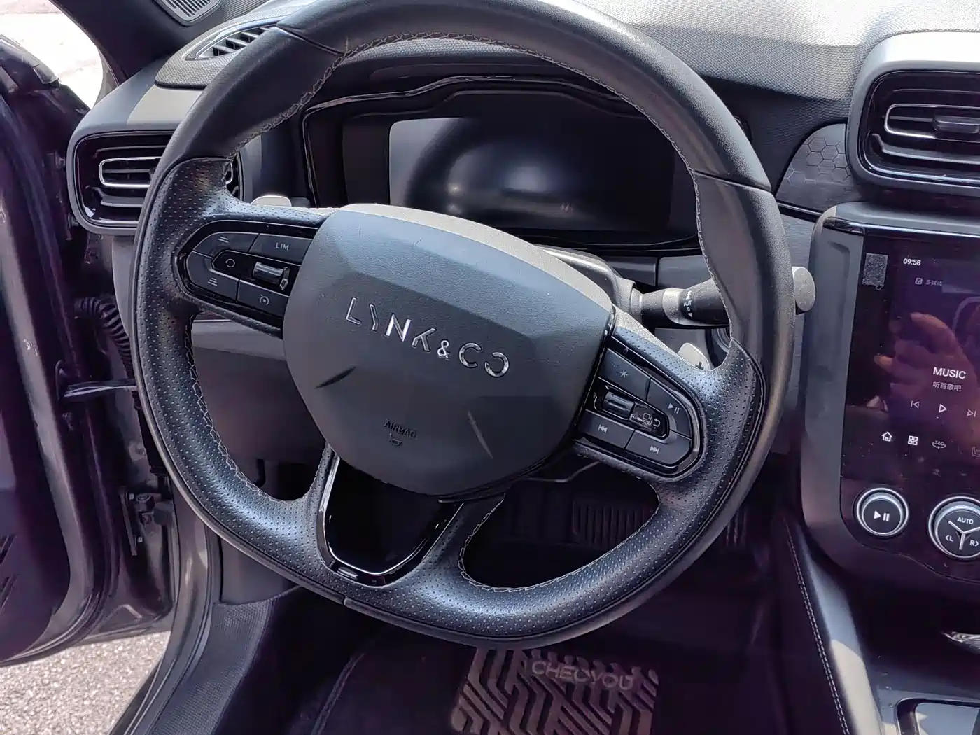 Lynk & Co 03 2021 2.0TD Auto Jin Pro фото 12