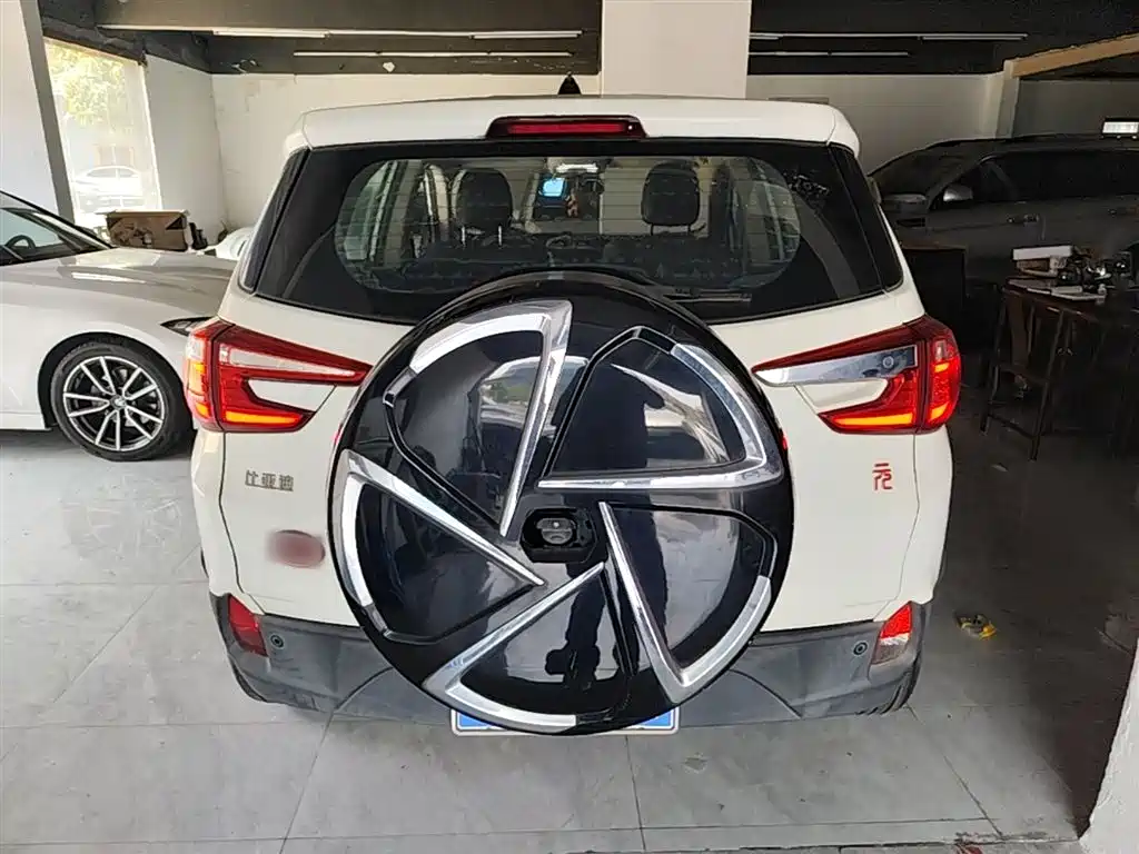 BYD Yuan 2016 1.5L Automatic Luxury фото 6
