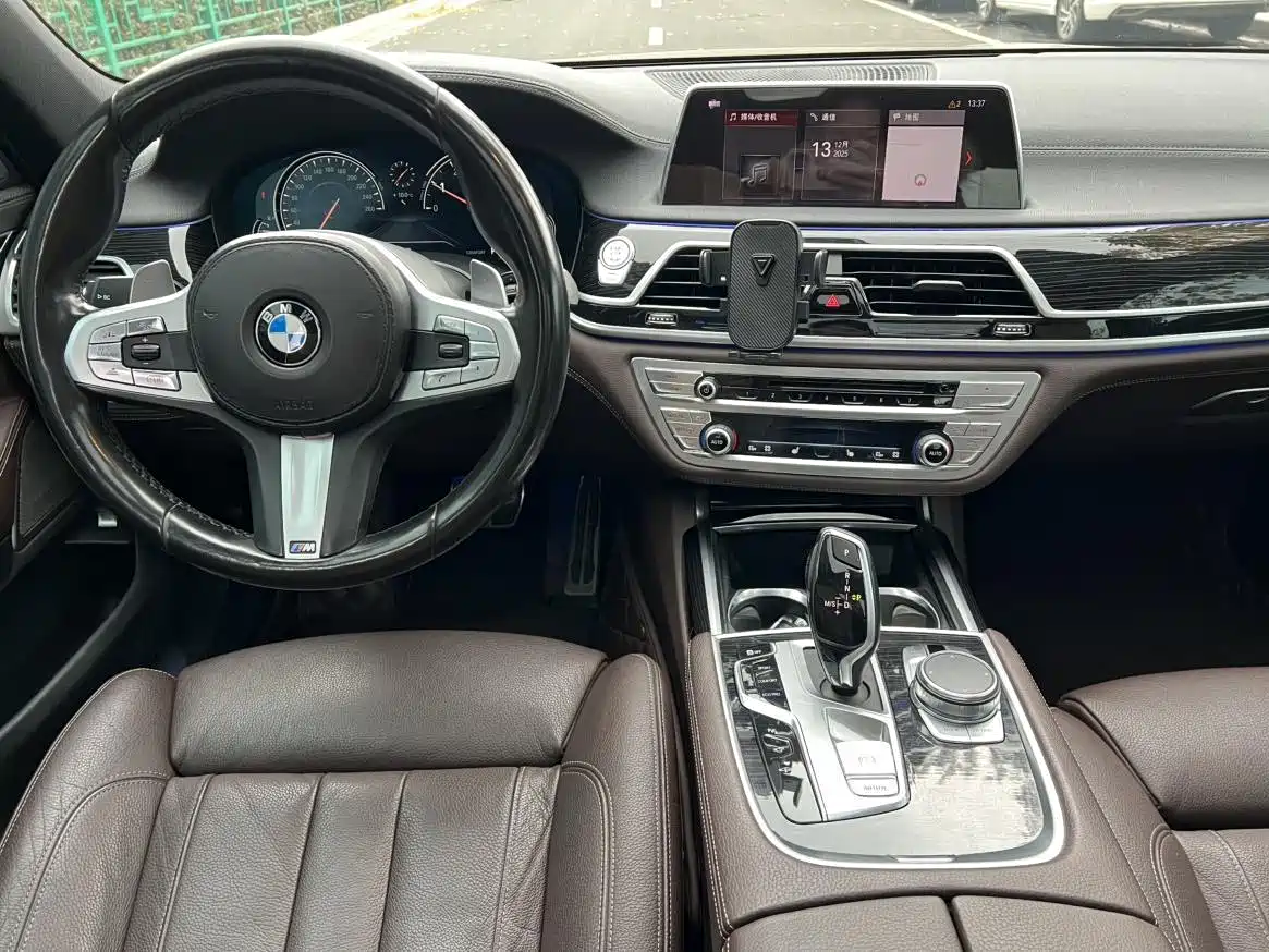 BMW 7 Series 2018 730Li Leading Type M Sport Package фото 6