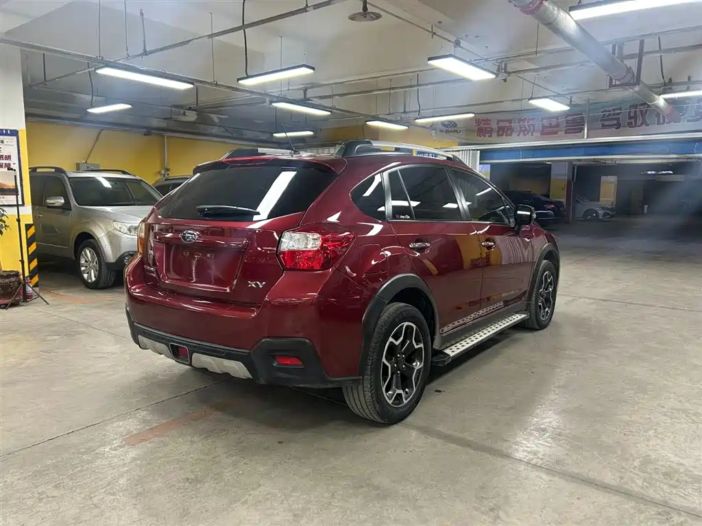 Subaru XV 2012 2.0i Luxury Navigation Edition фото 8