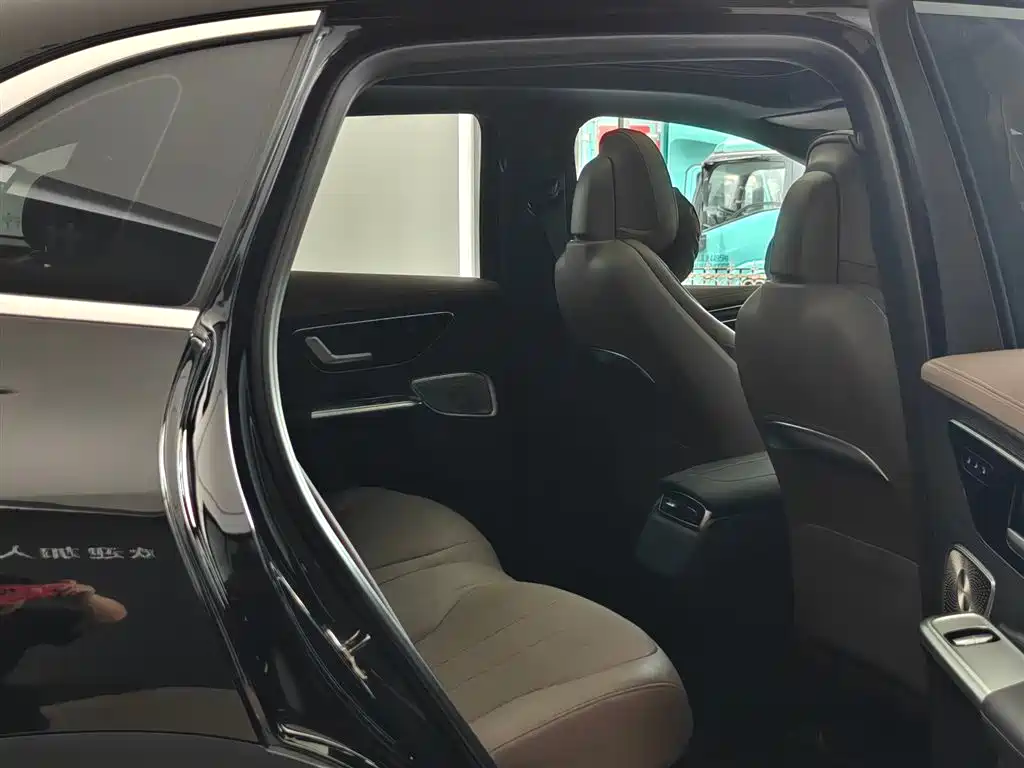 Mercedes-Benz EQE SUV 2024 500 4MATIC Luxury Edition фото 14