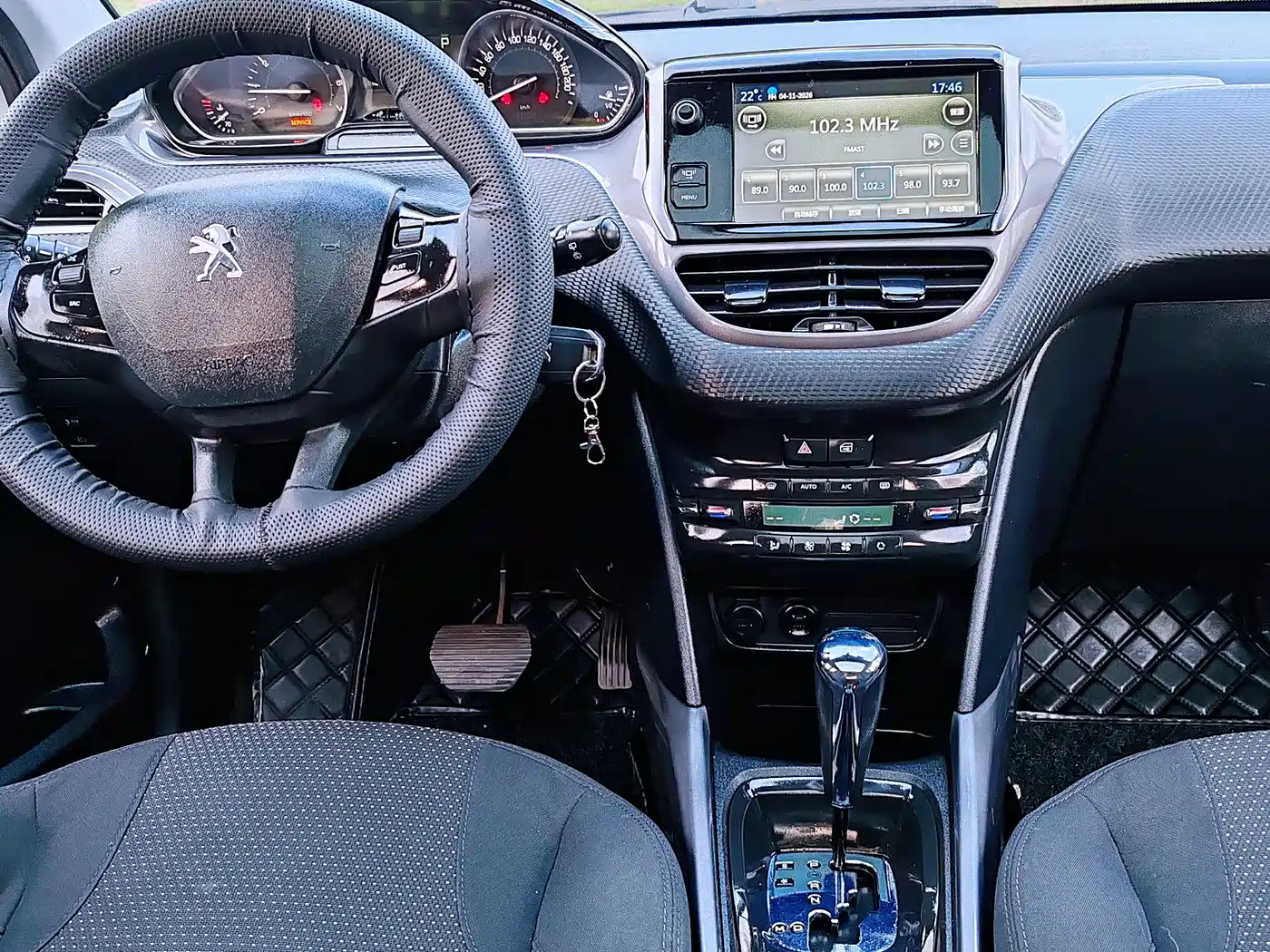 Peugeot 2008 2014 1.6L Automatic Fashion Edition фото 20