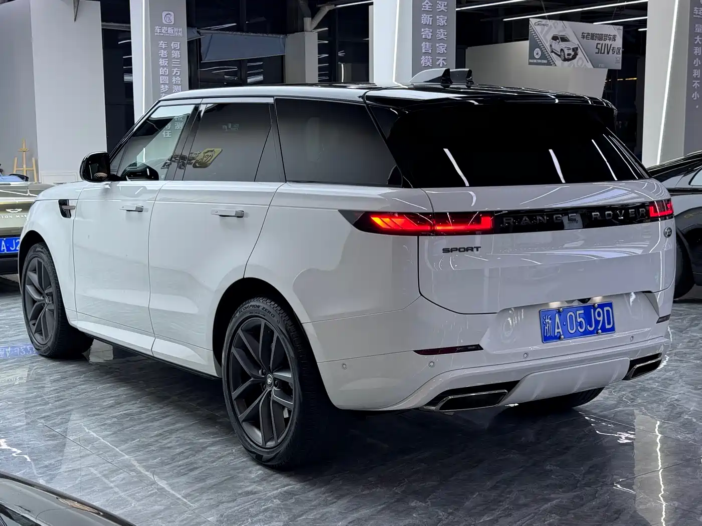 Land Rover Range Rover Sport 2023 400PS Dynamic HSE фото 3