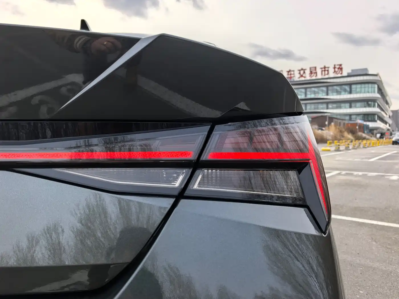 Hyundai Elantra 2023 Model 1.5L CVT LUX Premium Edition фото 5