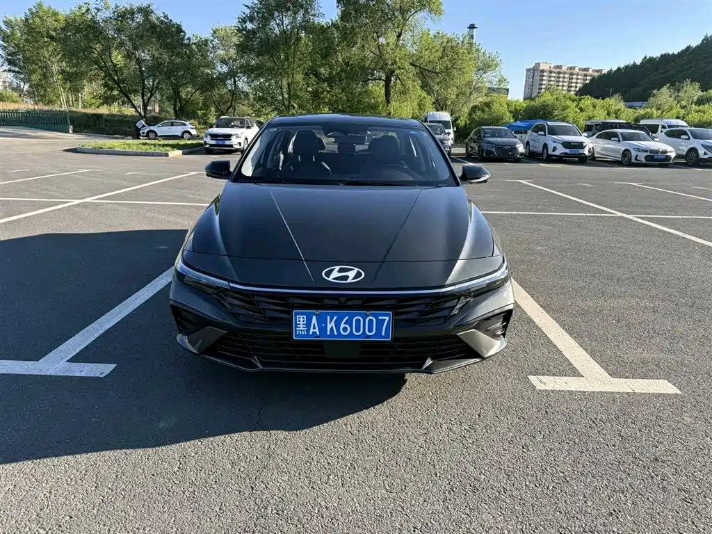 Hyundai Elantra 2023 1.5L CVT TOP Flagship Edition фото 2