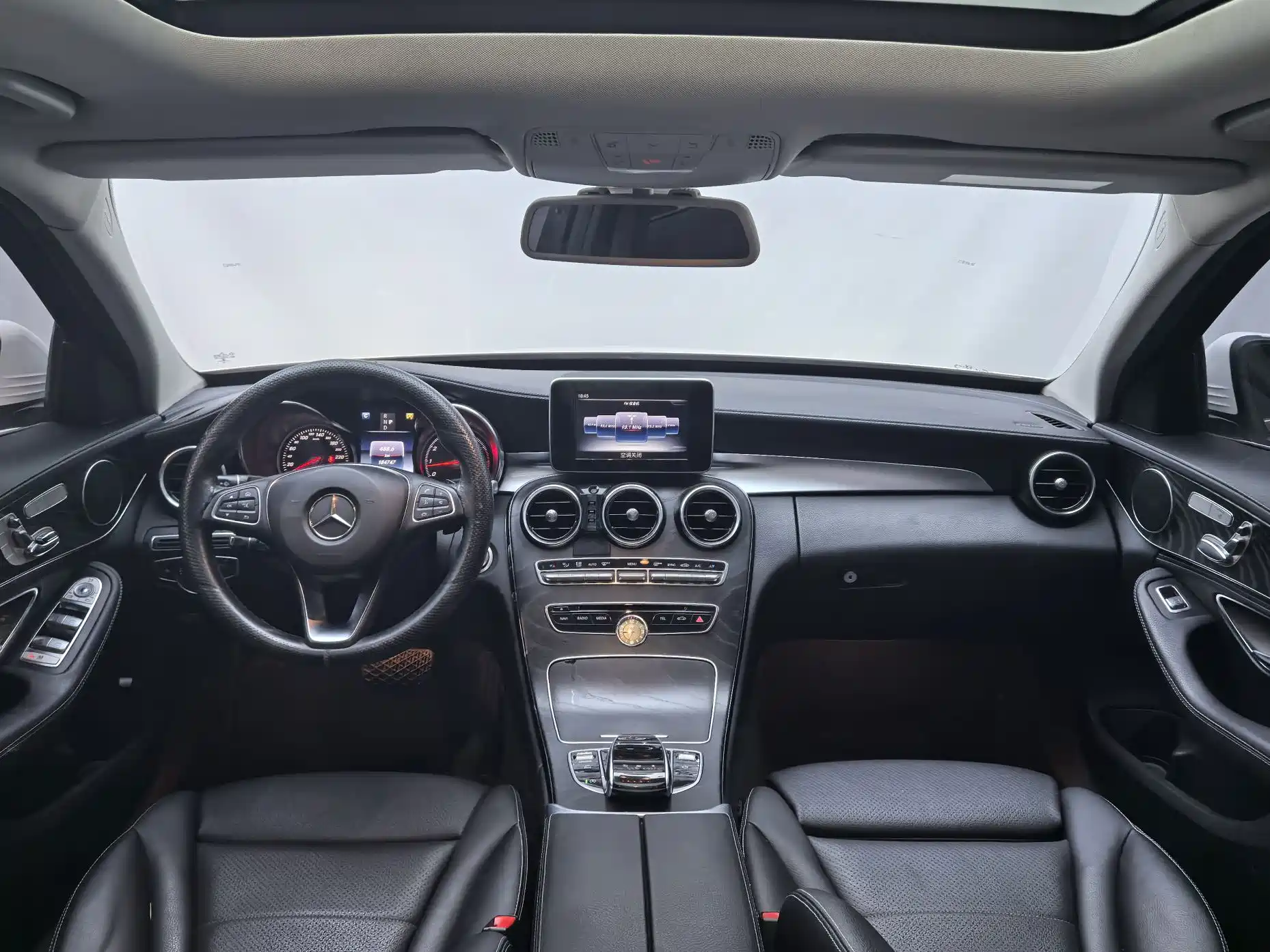 Фото 13 - Mercedes-Benz C-Class