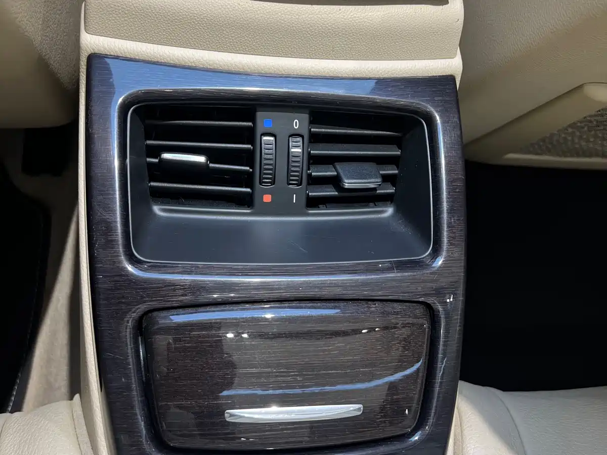 BMW 3 Series (Import) 2011 335i Convertible Coupe фото 18